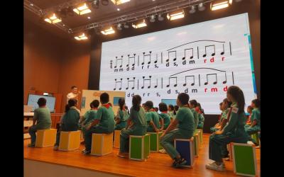 细听青衿梧桐叶 乐声聚暖筑教人