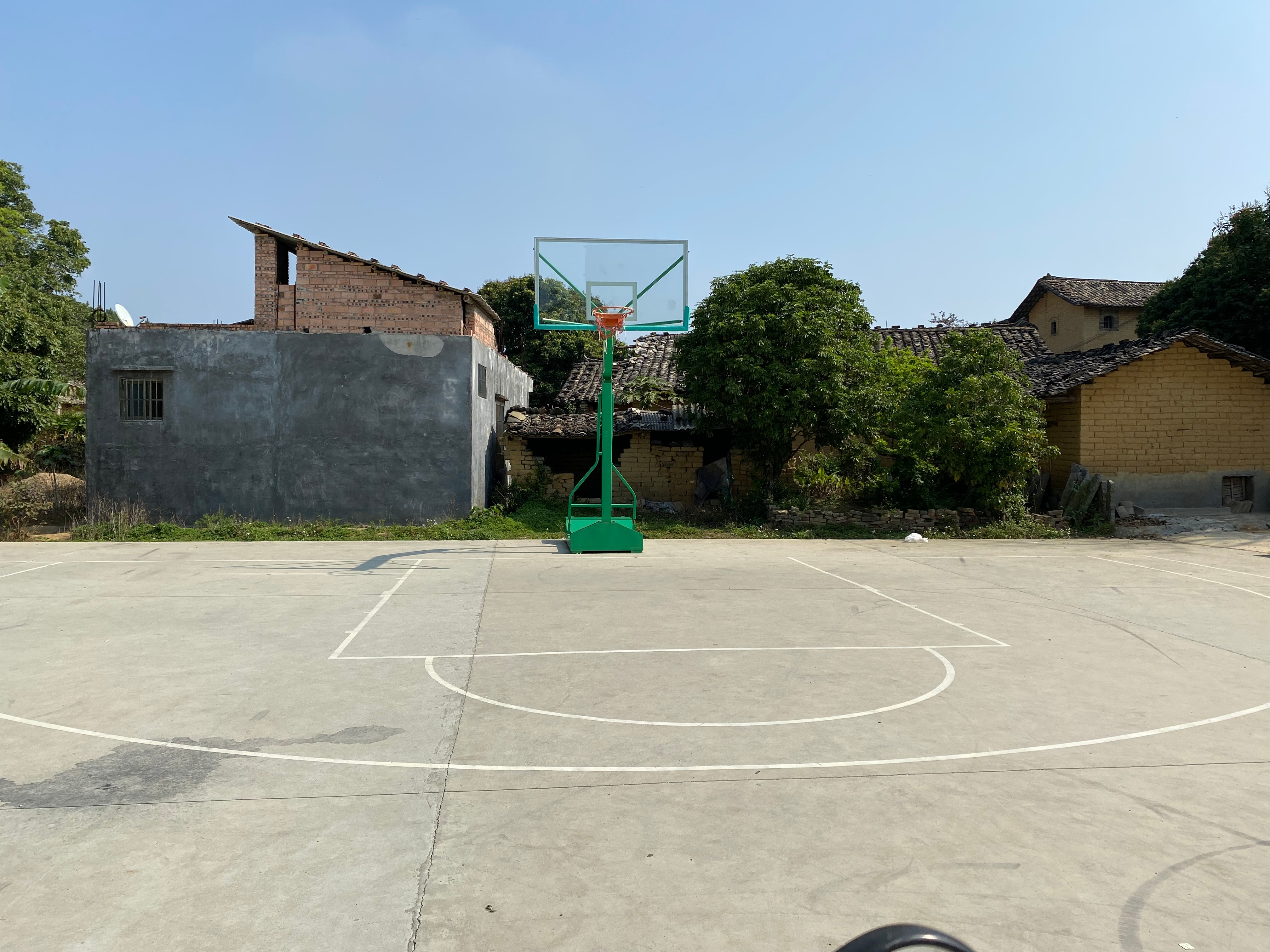 广西壮族自治区钦州市灵山县武利镇大沙村委会灵山县武利镇大沙村民委员会沙田村全民健身工程篮球架安装项目