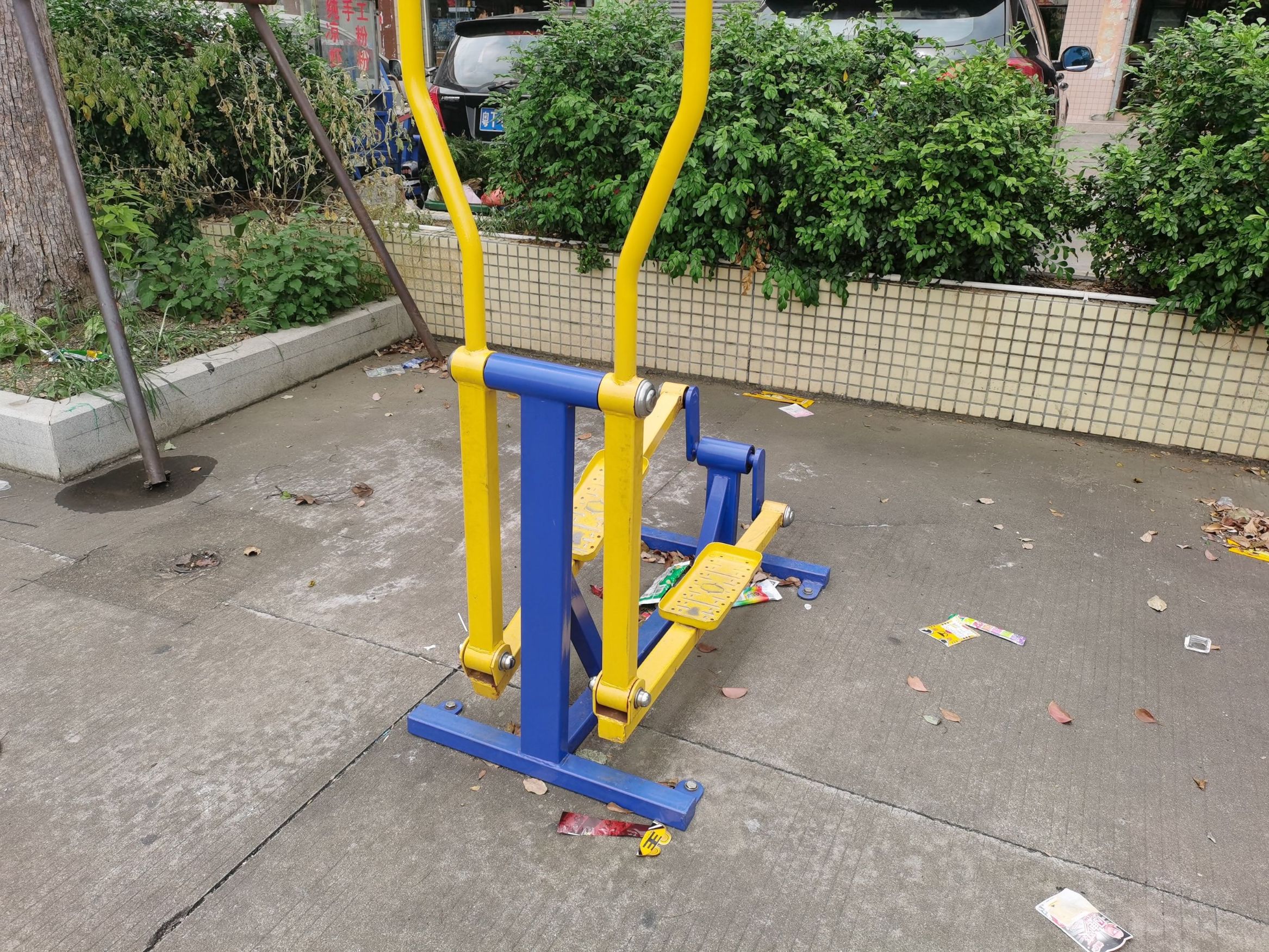 广东省中山市中山市区三角镇沙栏村民委员会沙栏村健身广场全民健身工程篮球架安装项目