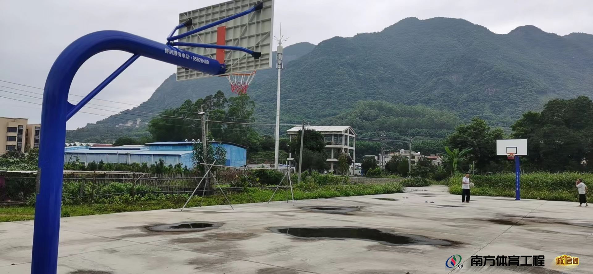 广东省广州市增城区派潭镇背阴村委会广州市增城区派潭镇半边社篮球架