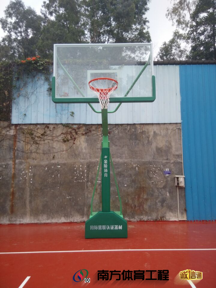 深圳深圳市龙华区龙华街道其他和平花园篮球架