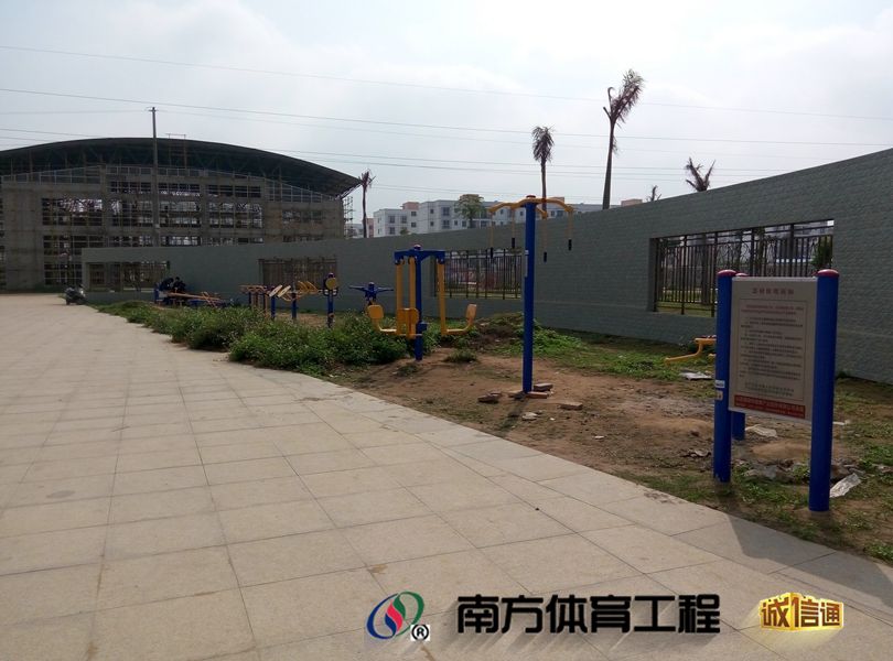 广西壮族自治区北海市铁山港区南康镇滨海社区居委会南滨广场全民健身路径篮球架安装维修